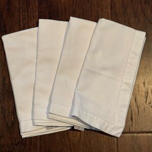 Set of 4 Williams-Sonoma Classic Elegant White cotton Hemstitch Napkins